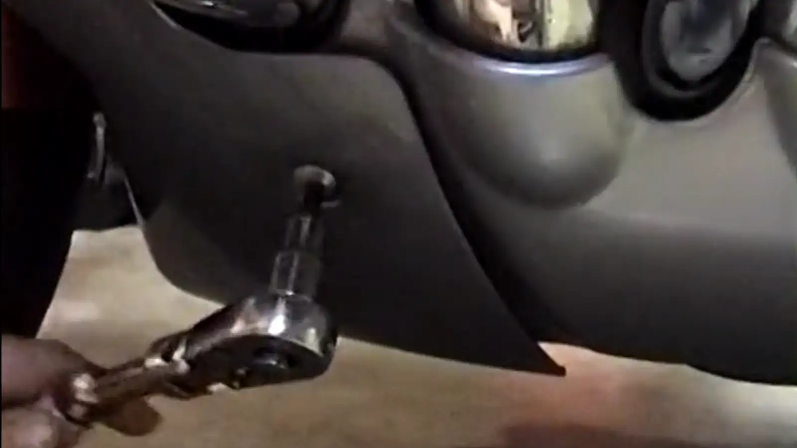 Lower Cowl Remove and Replace